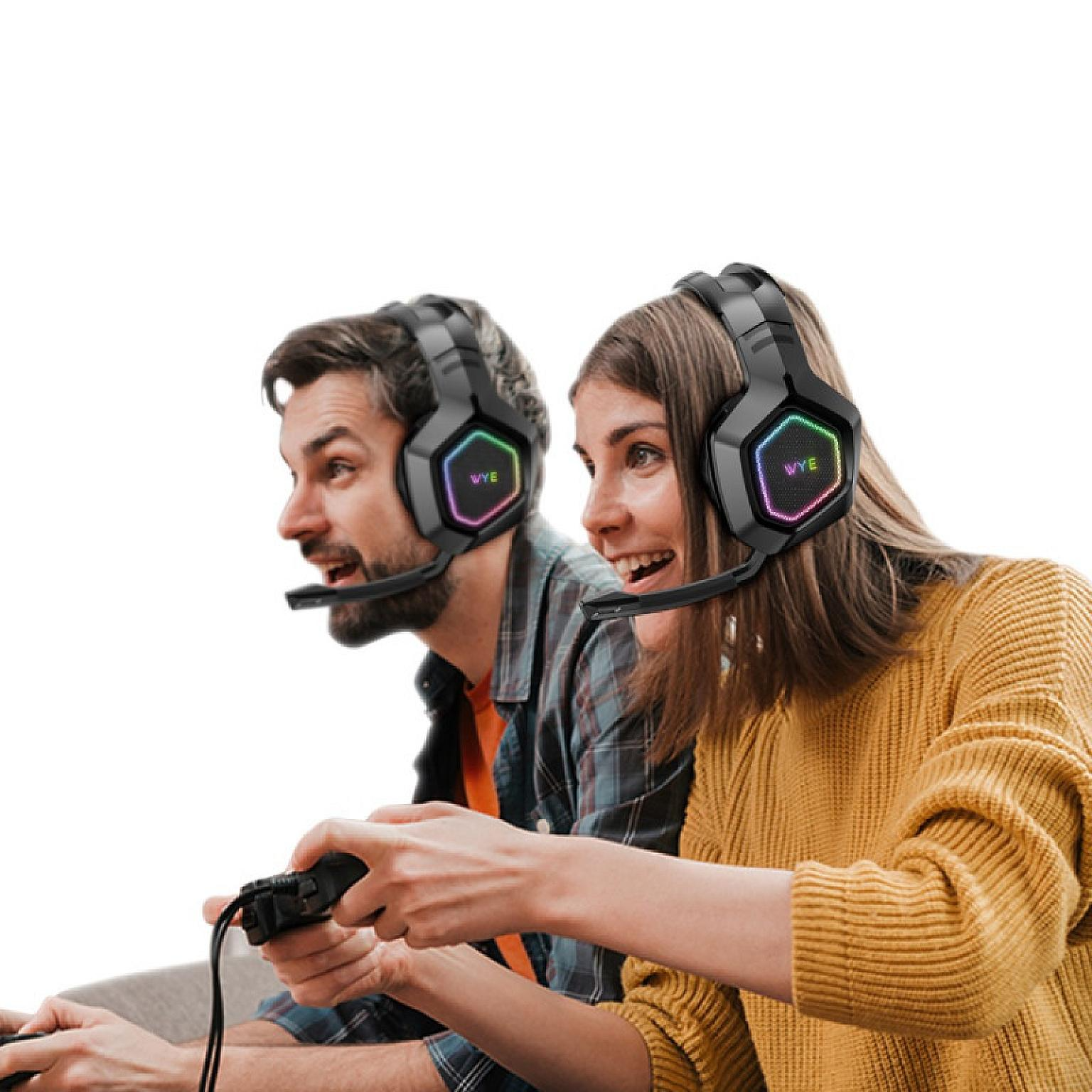 Multi-Platform Wireless Gaming Headset - Image 3