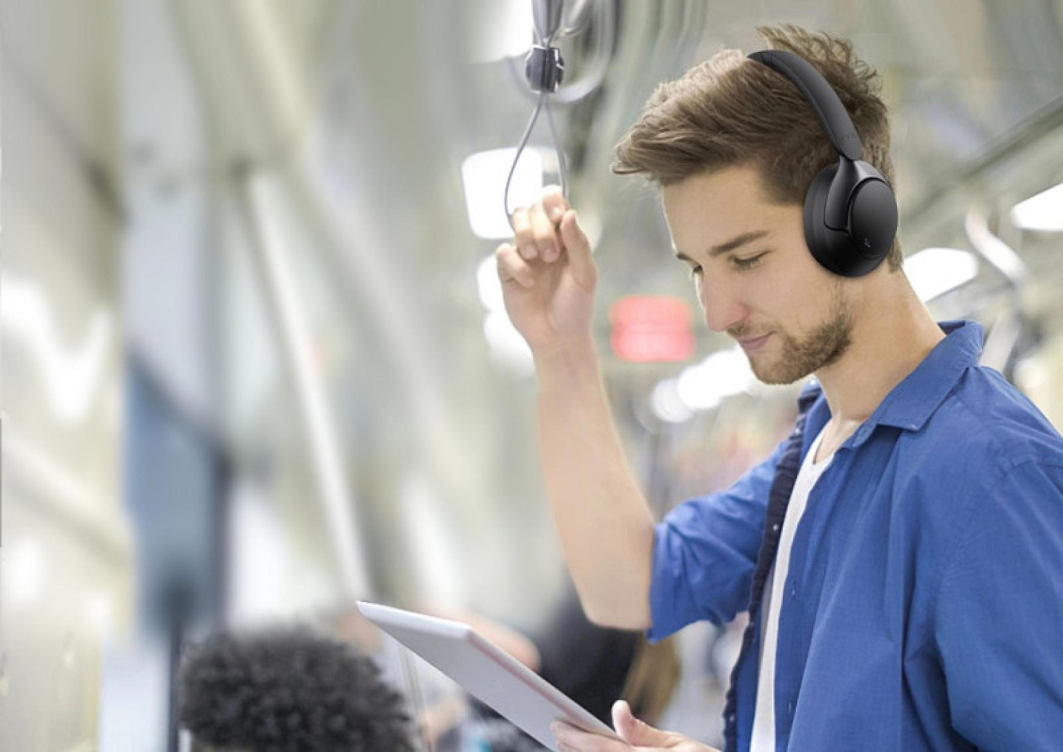 Over-Ear Headsets With Active Noise Cancelling - Image 3